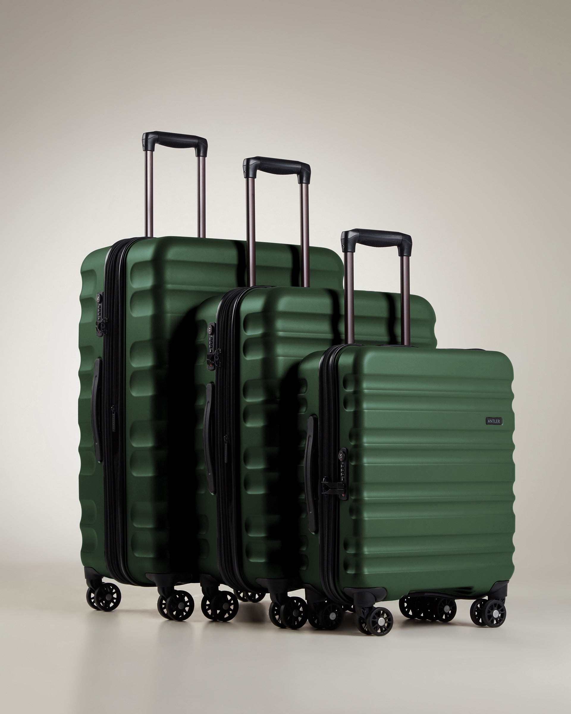 Clifton Medium Luggage Green, Hard Suitcase