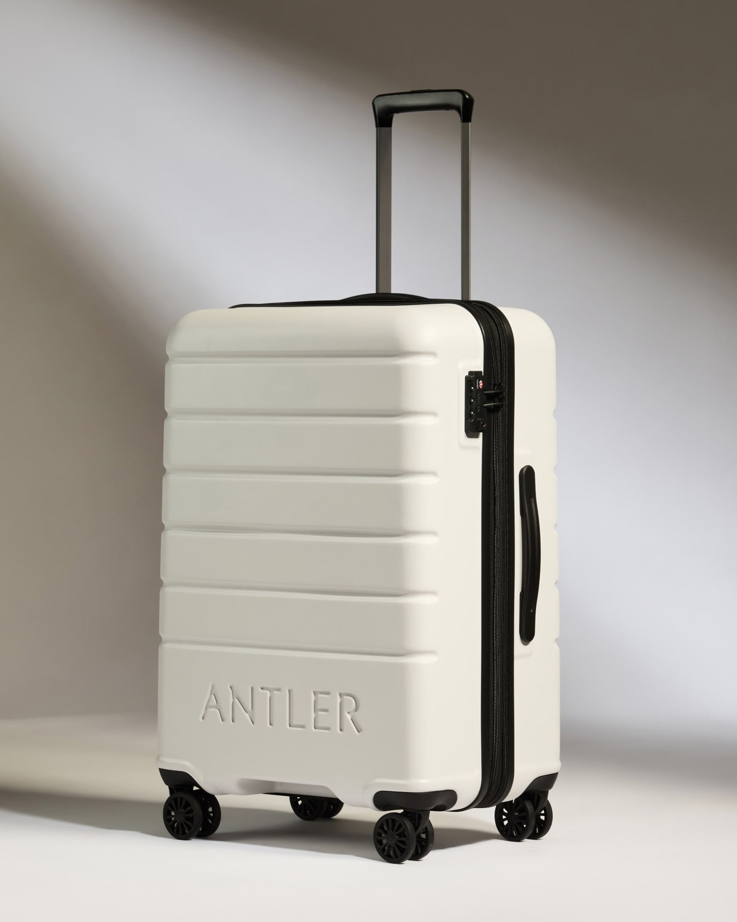 Medium Luggage in Arctic Grey - Logo