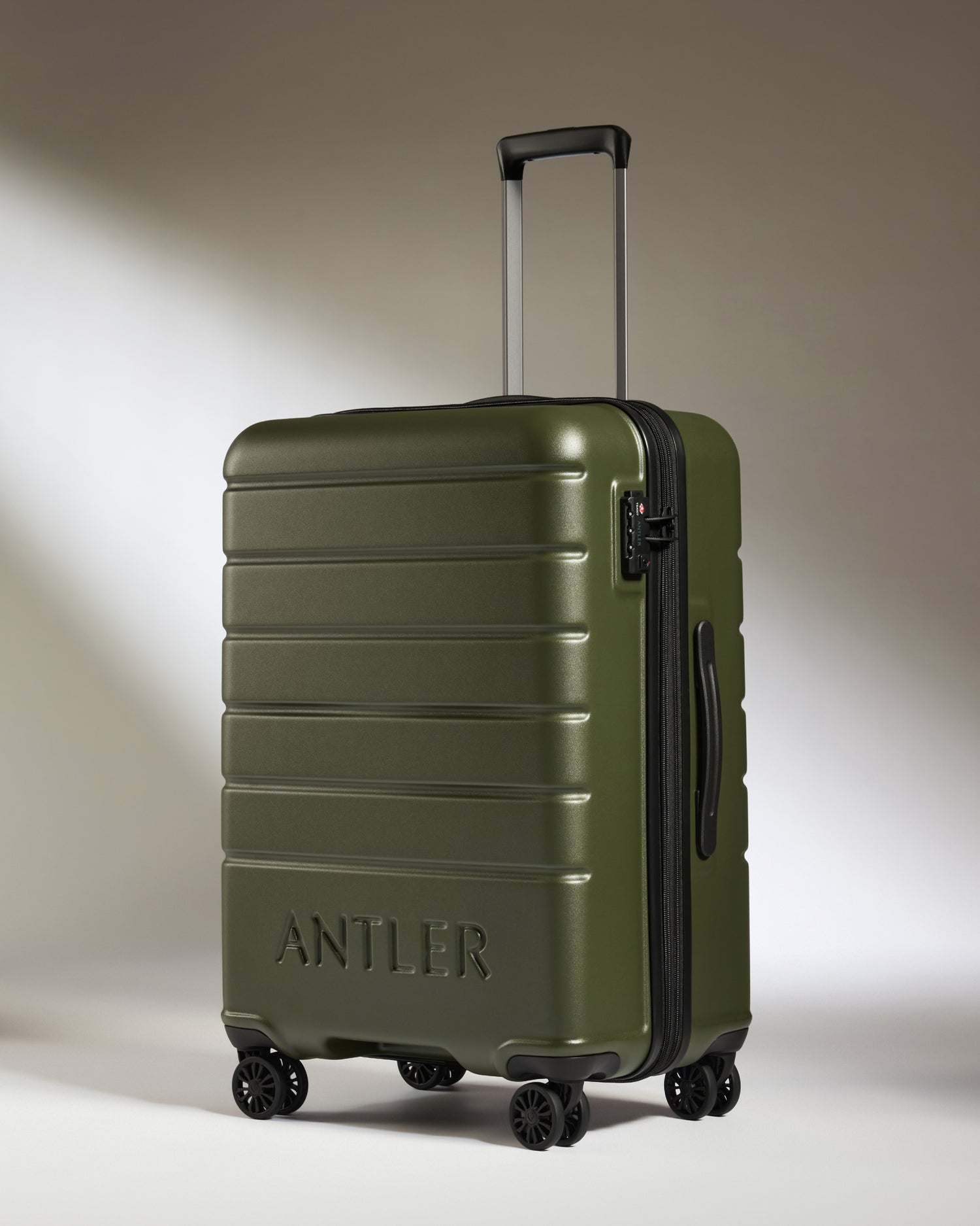 Medium Luggage in Pine - Logo