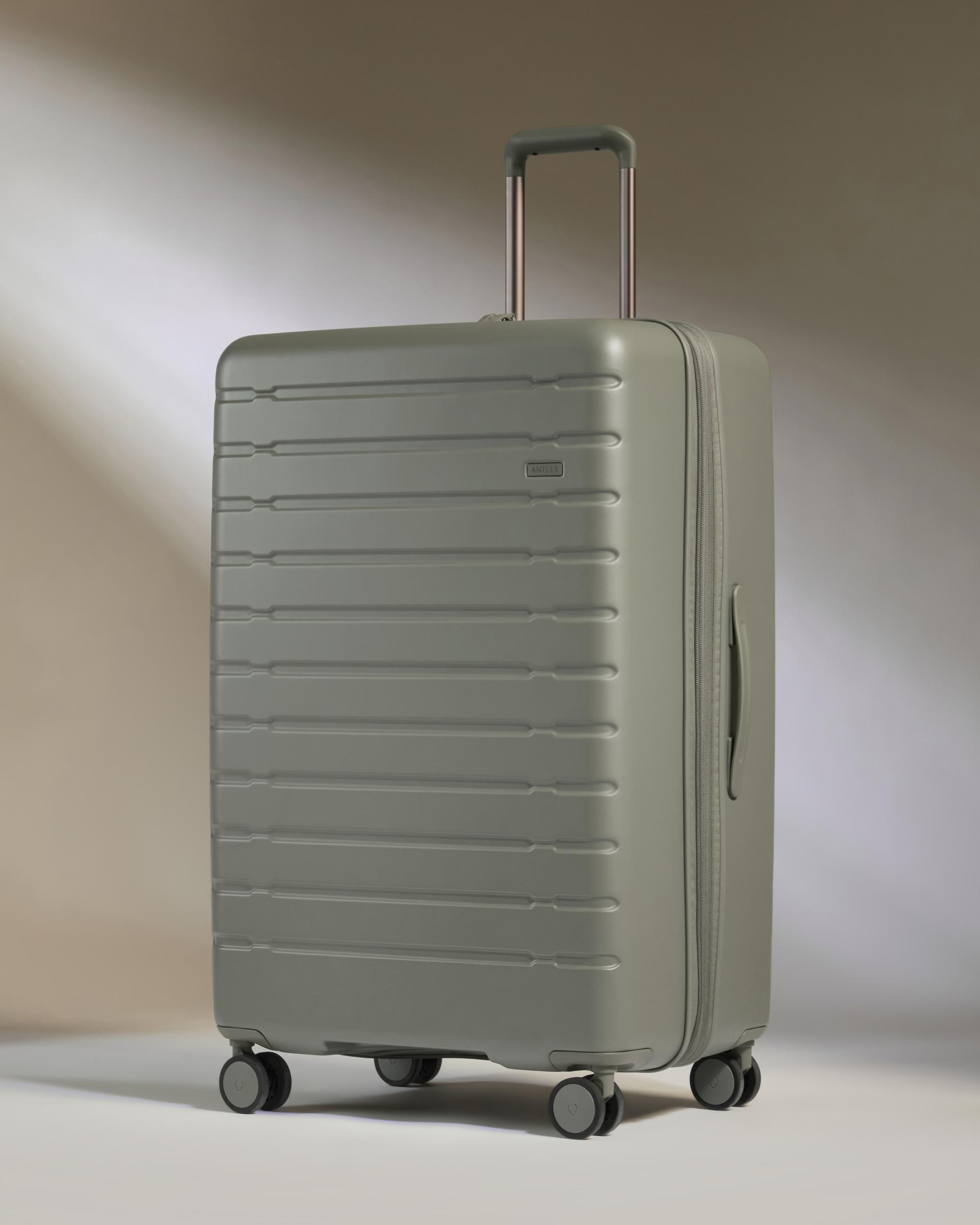 Large Suitcase in Field Green - Stamford 2.0