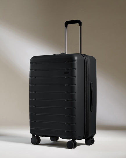 Medium Suitcase in Midnight Black - Stamford 2.0