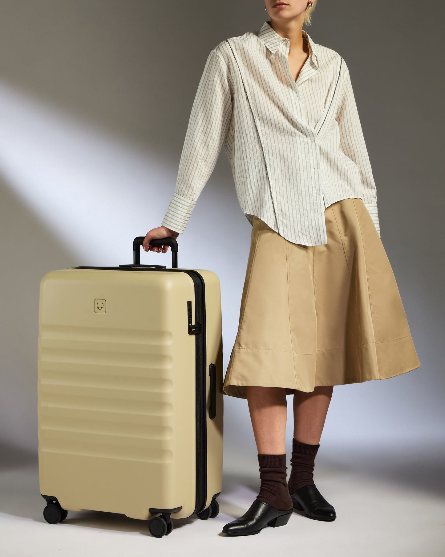 Large Luggage in Dune Yellow - Icon Stripe