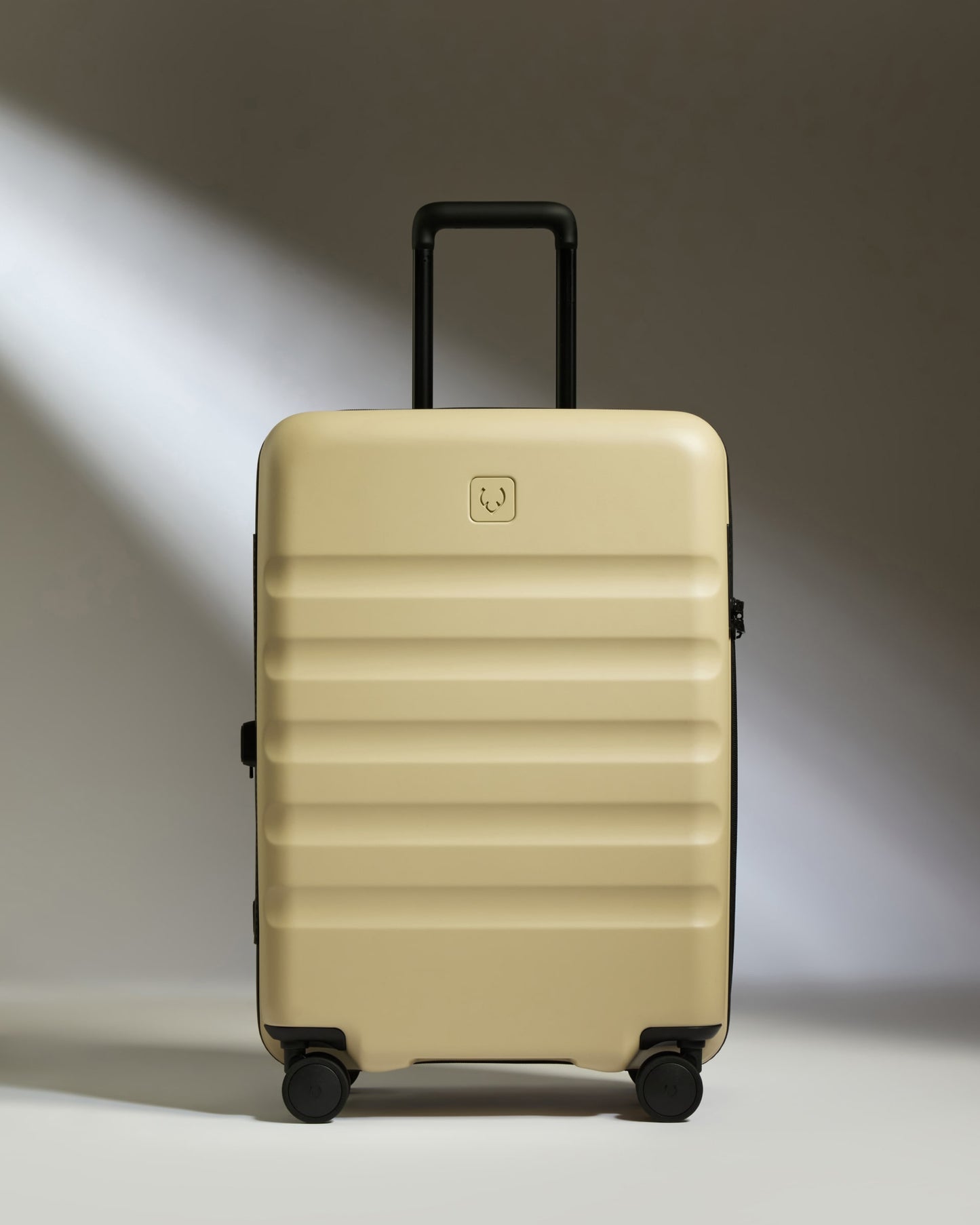 Medium Luggage in Dune Yellow - Icon Stripe