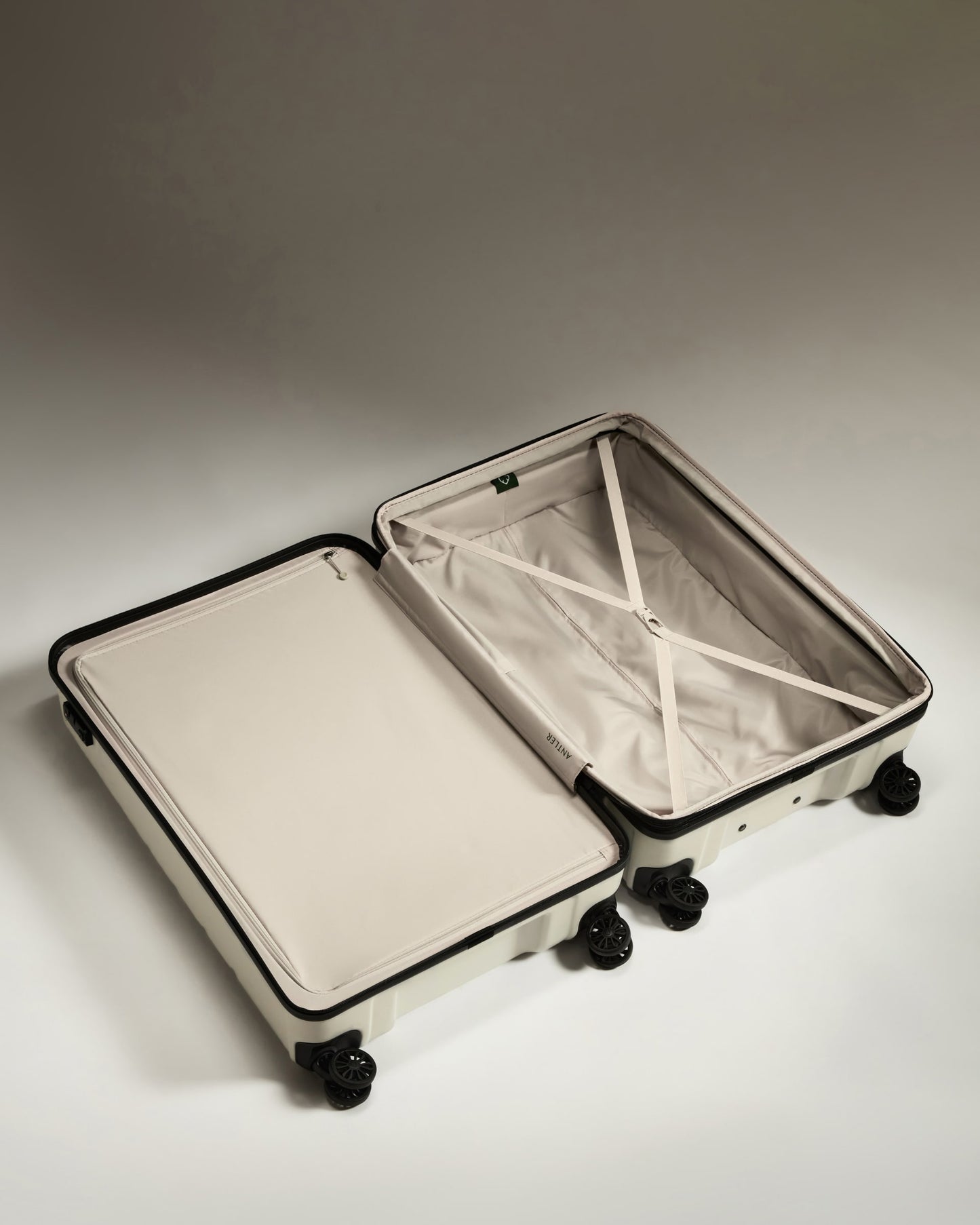 Expandable Carry-on Luggage Set in Arctic Grey - Logo