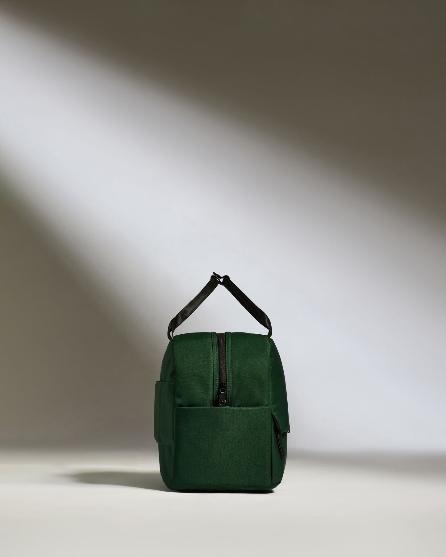 Essential Overnight Bag in Antler Green