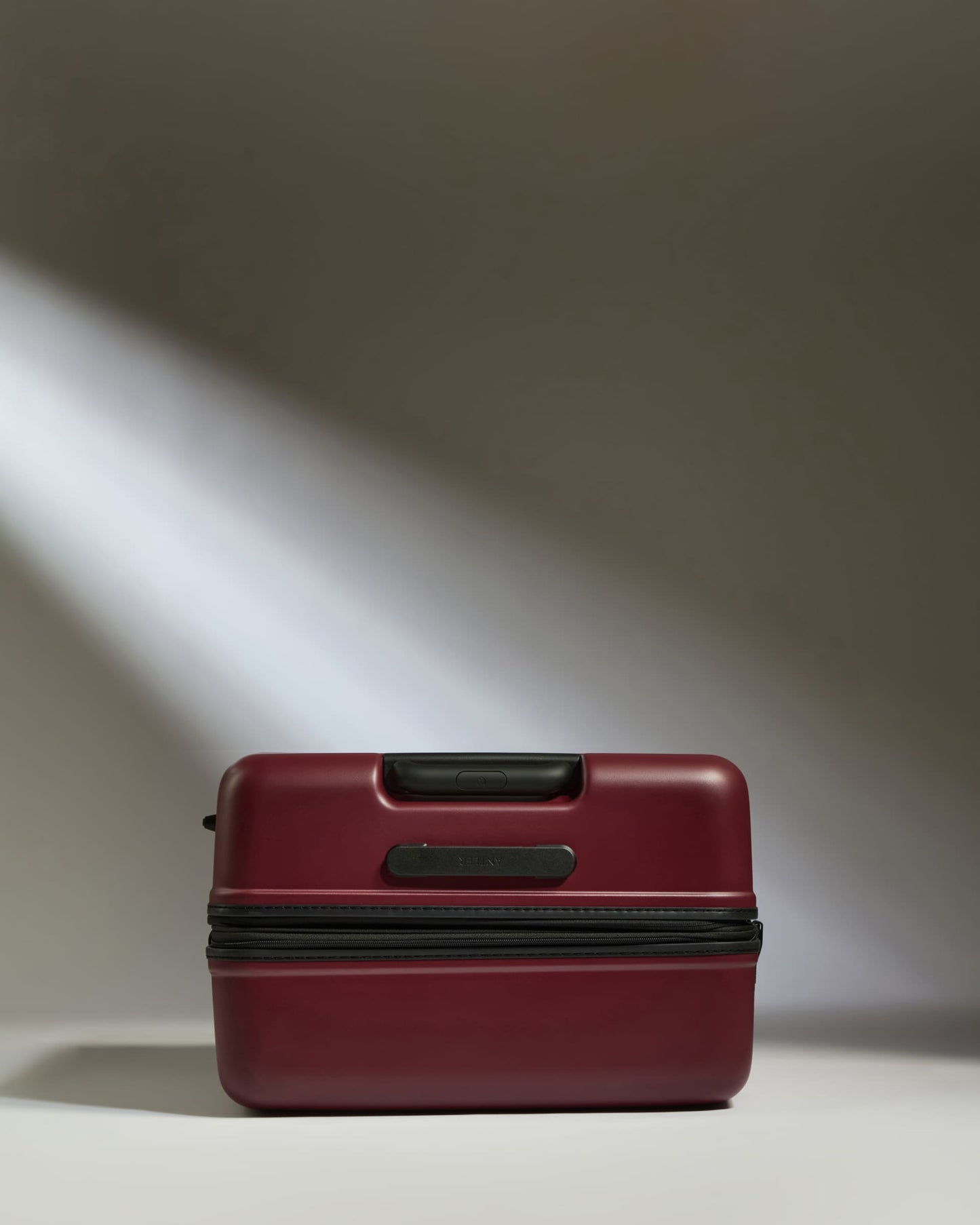 Large Luggage in Cedar Red - Icon Stripe