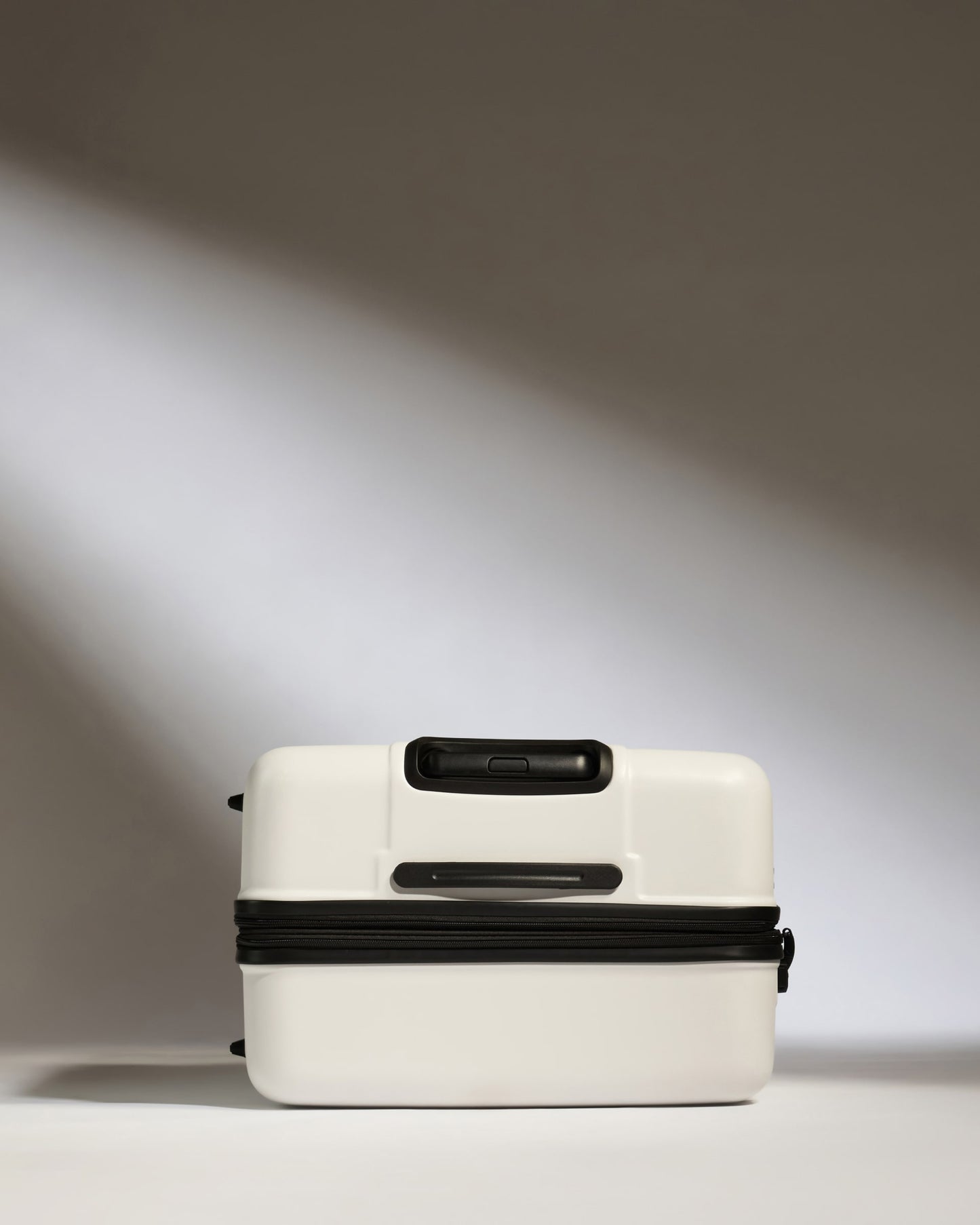 Large Luggage in Arctic White - Logo