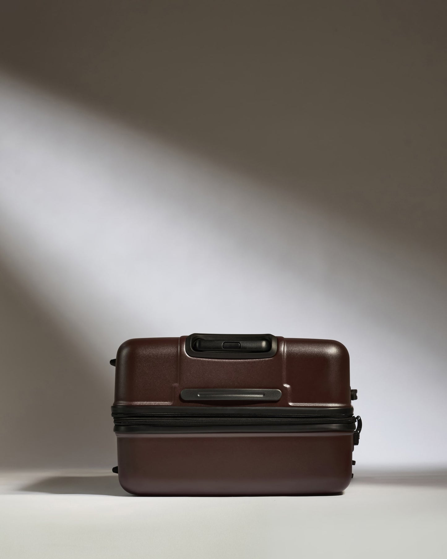 Large Luggage in Cedar Brown - Logo