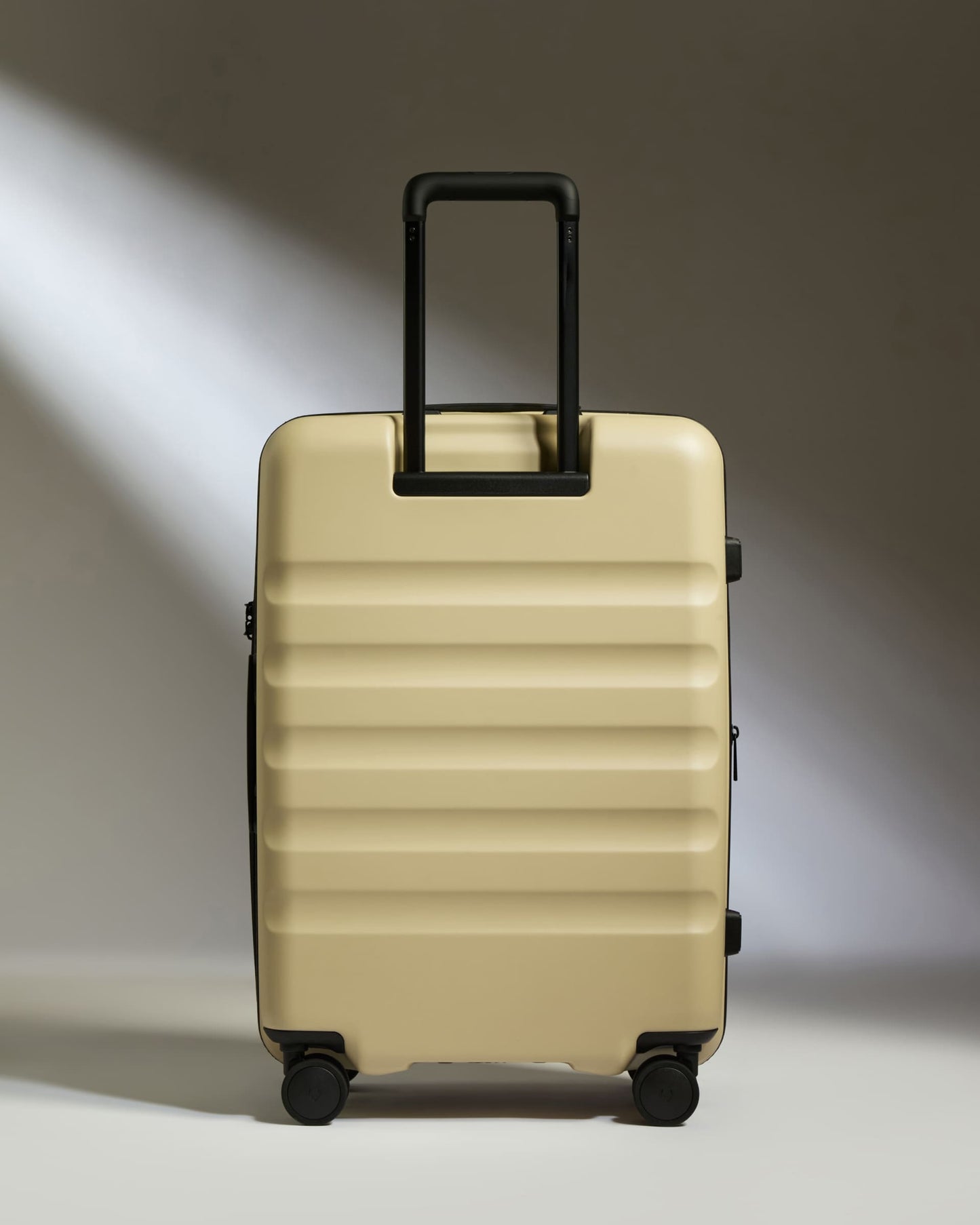 Medium Luggage in Dune Yellow - Icon Stripe