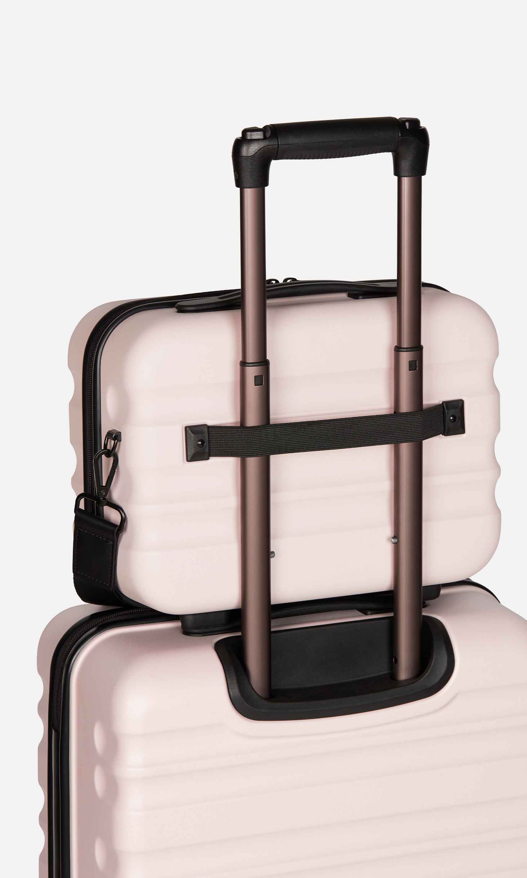 Cabin bag and vanity case online set